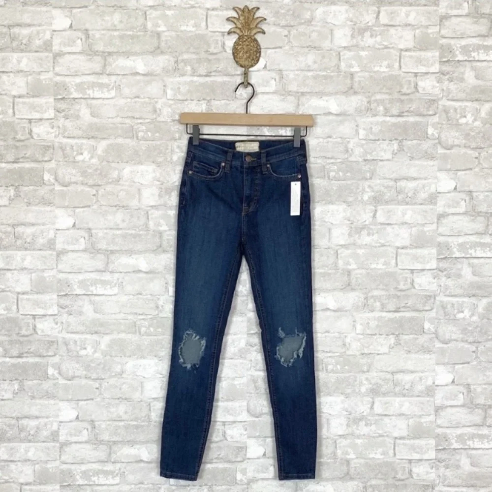 NWT Free People High Rise Busted Knee Skinny Jeans